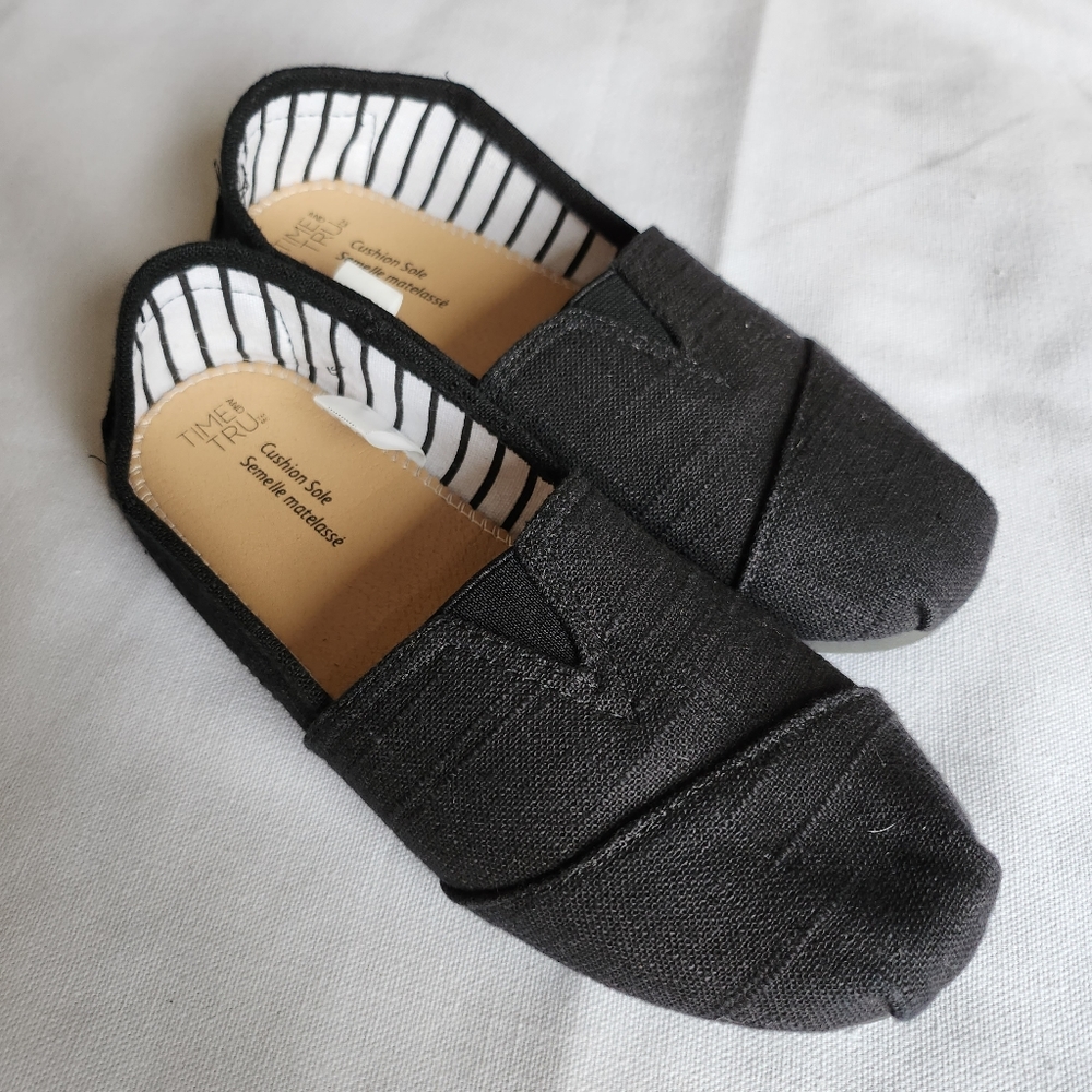 TIME AND TRU I NWOT US 7 Fabric Cushion Sole I black